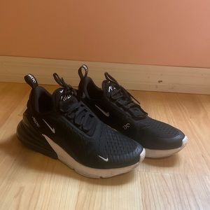 Air 270 size 9 woman’s